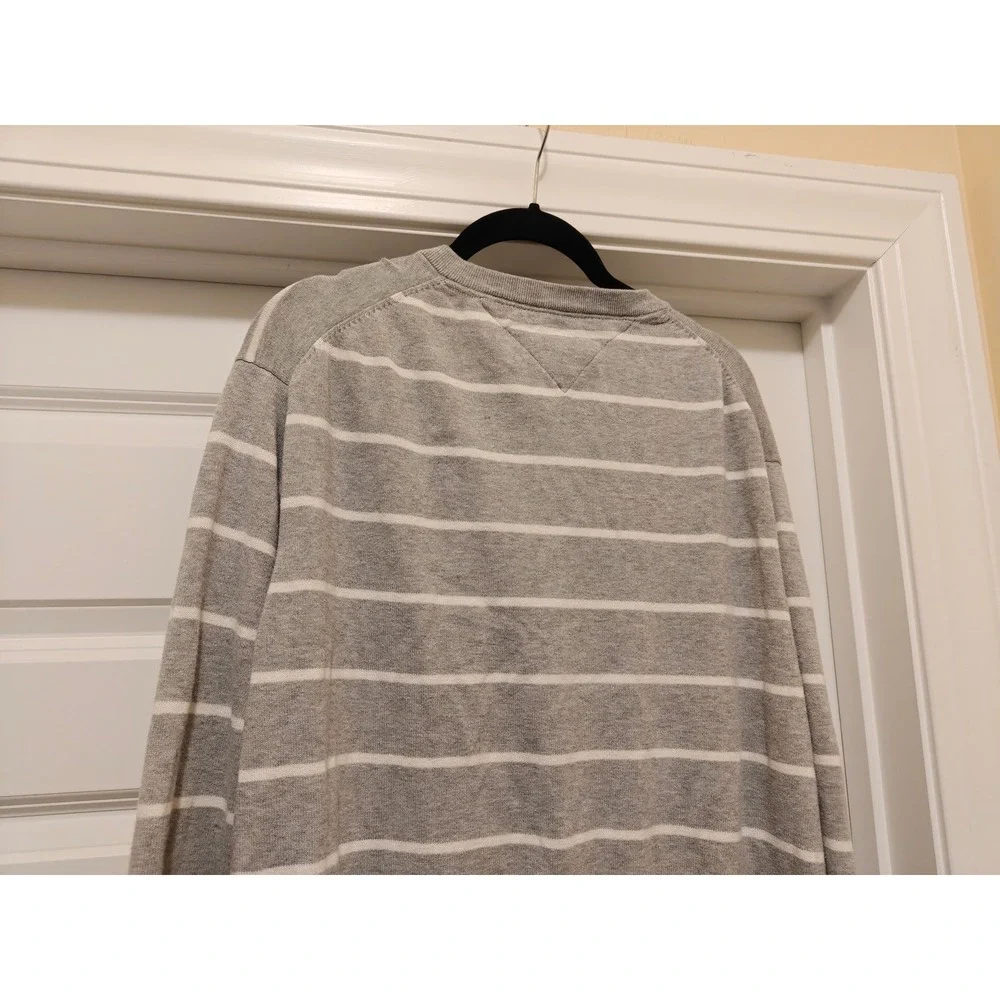 Tommy Hilfiger Mens XL‎ Grey White Striped V-Neck 100% Cotton Knit Sweater Logo